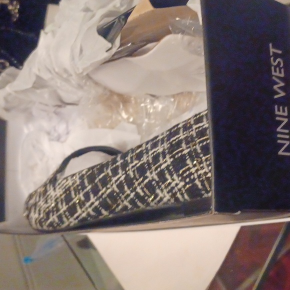 WOMEN'S FLATS BY NINE WEST, SIZE 11B, NEW IN BOX - Picture 4 of 5